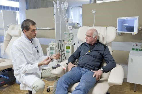 Professor Jäger with patient